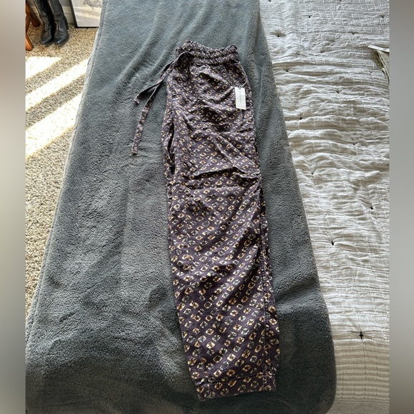 Brand new Anthropologie geometric print joggers. Size S - Picture 3 of 3